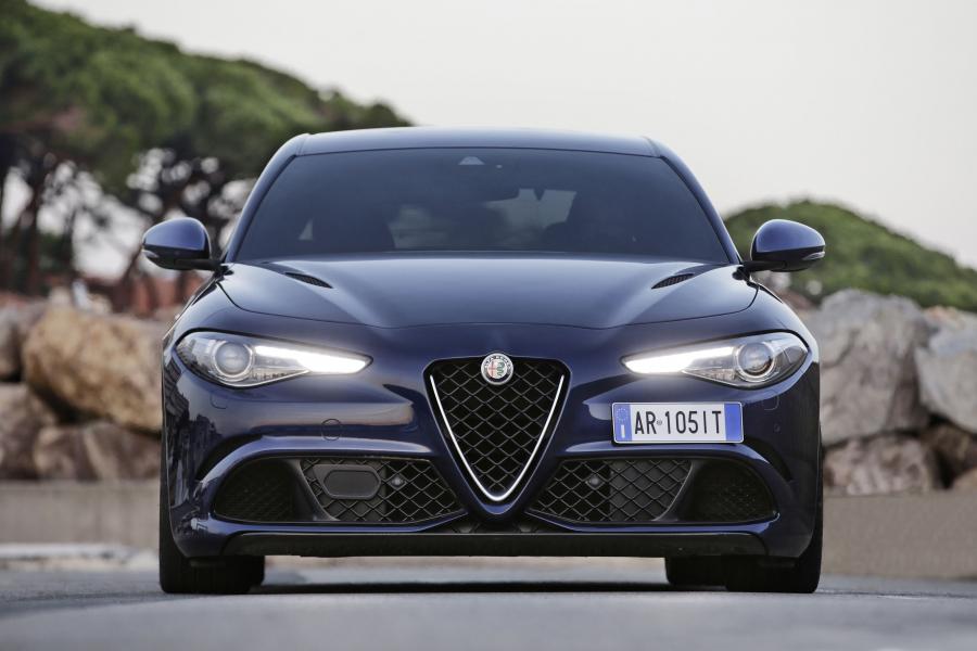  Alfa Romeo Giulia Quadrifoglio 2016 года  (WW) (фото 15 из 40)